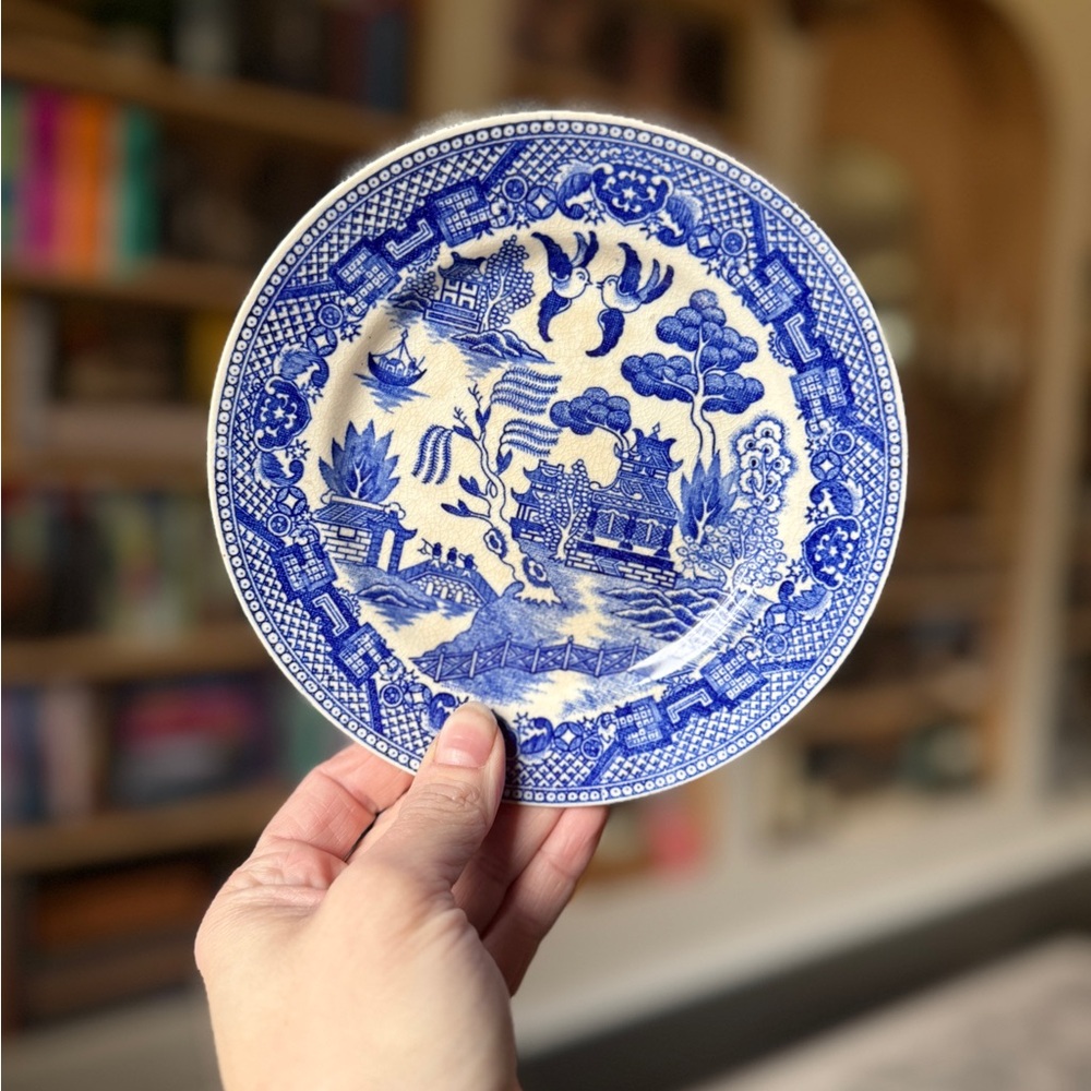 BOGO blue and White Decorative Plate Japan stamped